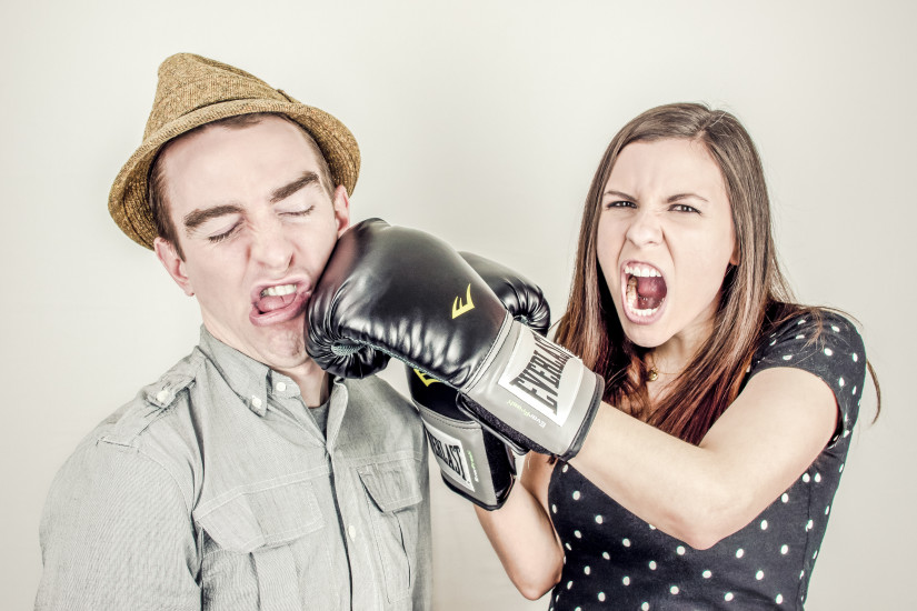 argument-boxing-conflict-343-825x550